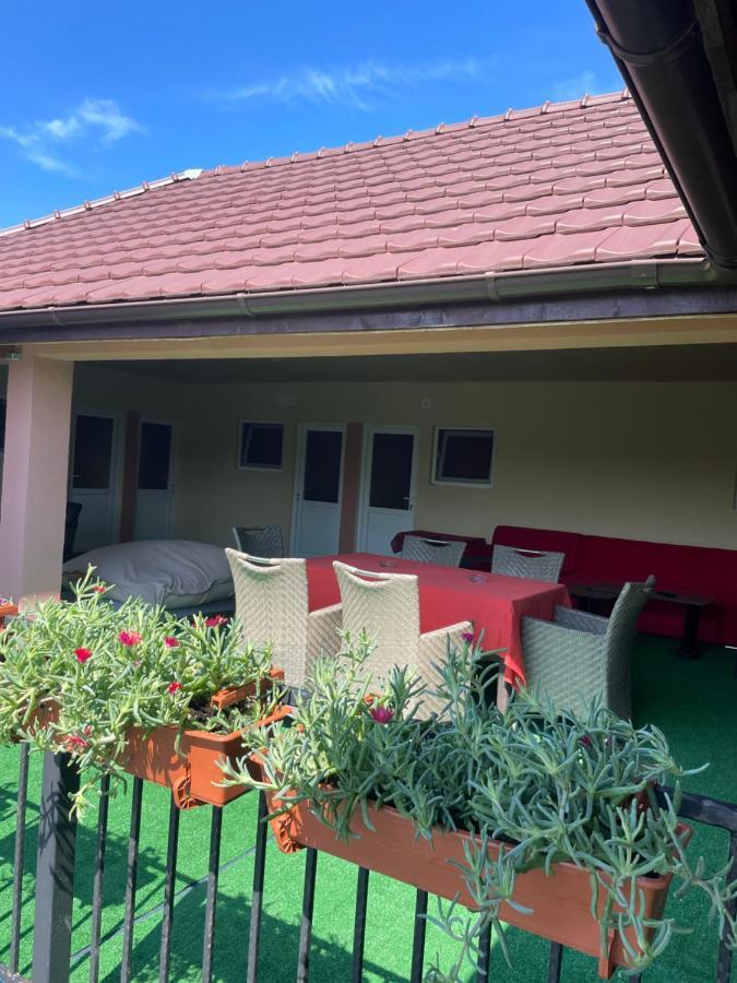 Vila Baciu Hotel Tuzla Exterior photo